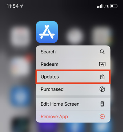 Нажмите и удерживайте значок App Store и выберите «Обновления».