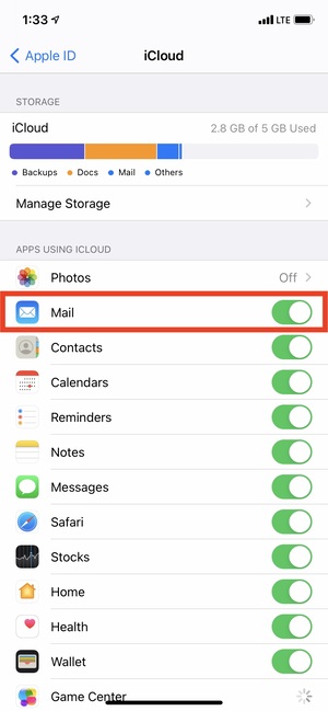 Убедитесь, что почта включена в настройках iCloud на iPhone.