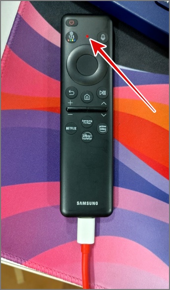 Зарядите пульт от телевизора Samsung