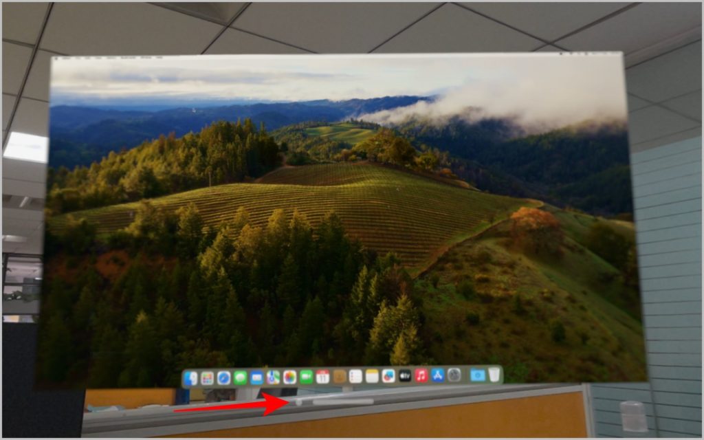 Перемещение окна Mac на Apple Vision Pro