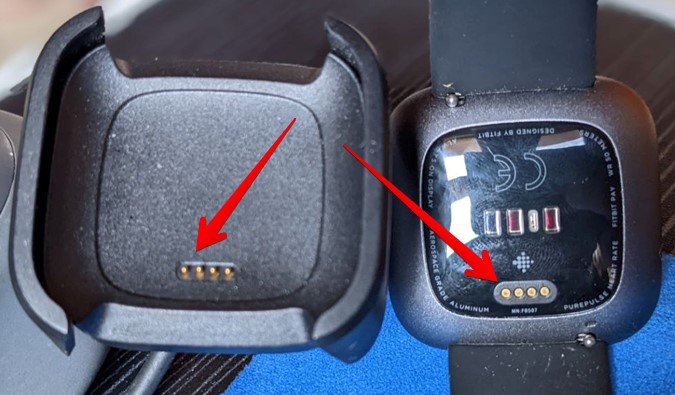 Fitbit Versa не включает Golden Pins