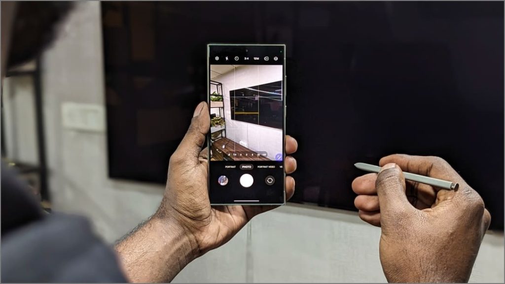 Камера Samsung Galaxy S24 Ultra со стилусом S Pen
