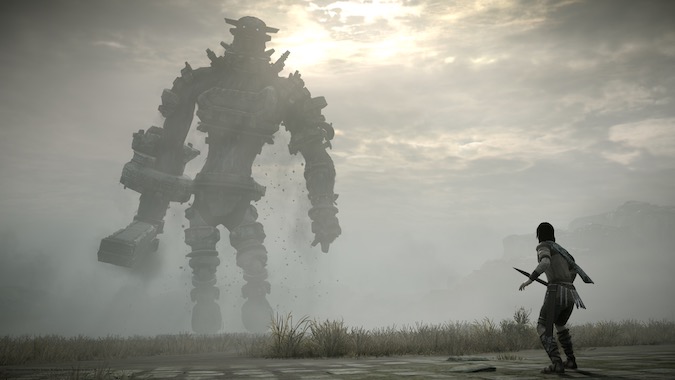 Shadow of the Colossus PS4 — маленький парень с мечом готов сразиться с гигантским монстром.