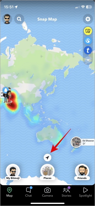 Значок стрелки Snapchat на вкладке «Карта» над местами