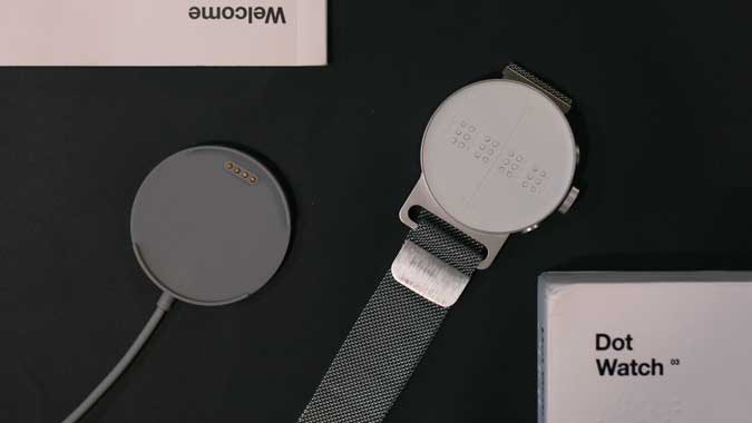 содержимое коробки Dot Watch