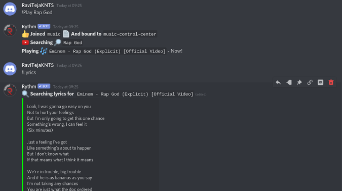 искать тексты песен с помощью Rythm на Discord