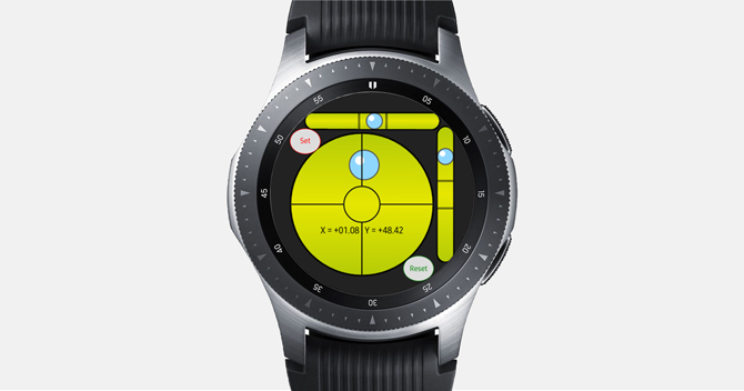 Снимок экрана Galaxy Watch с Spirit Level Pro, на котором видны пузырьки Spirit, закрывающие центральную точку.