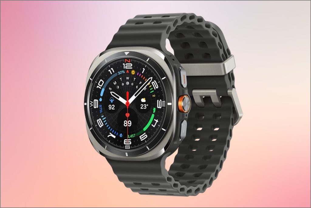 Часы Samsung Galaxy Watch Ultra Titanium серебристого цвета