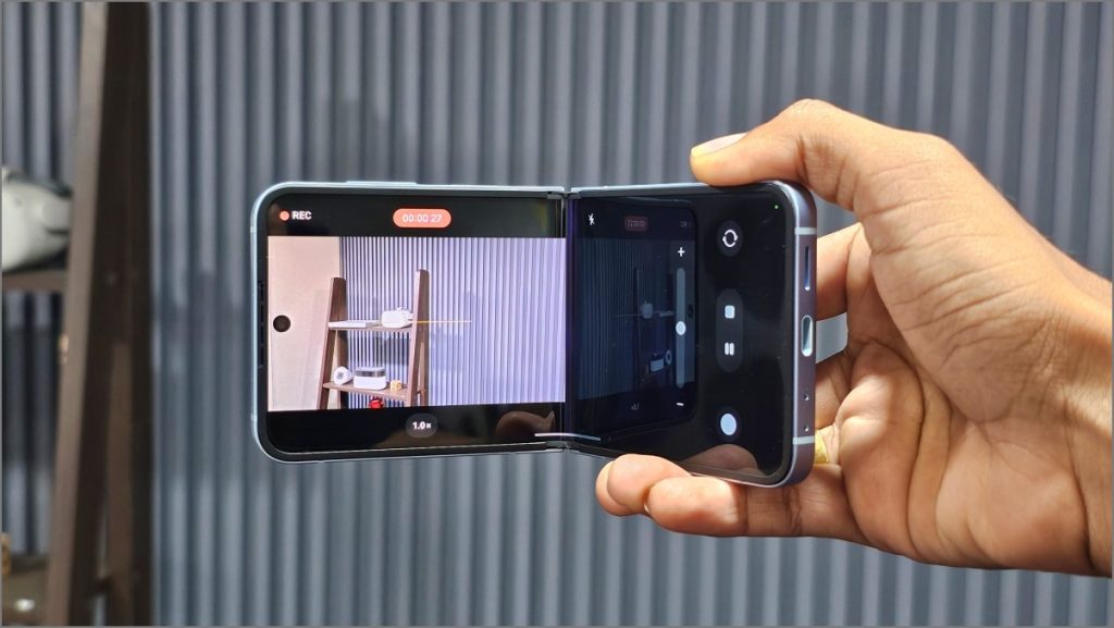 Режим FlexCam Samsung Galaxy Z Flip 6