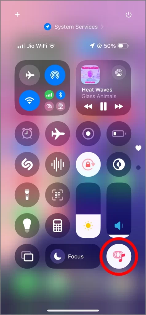 Ярлык Music Haptics в Центре управления iOS 18